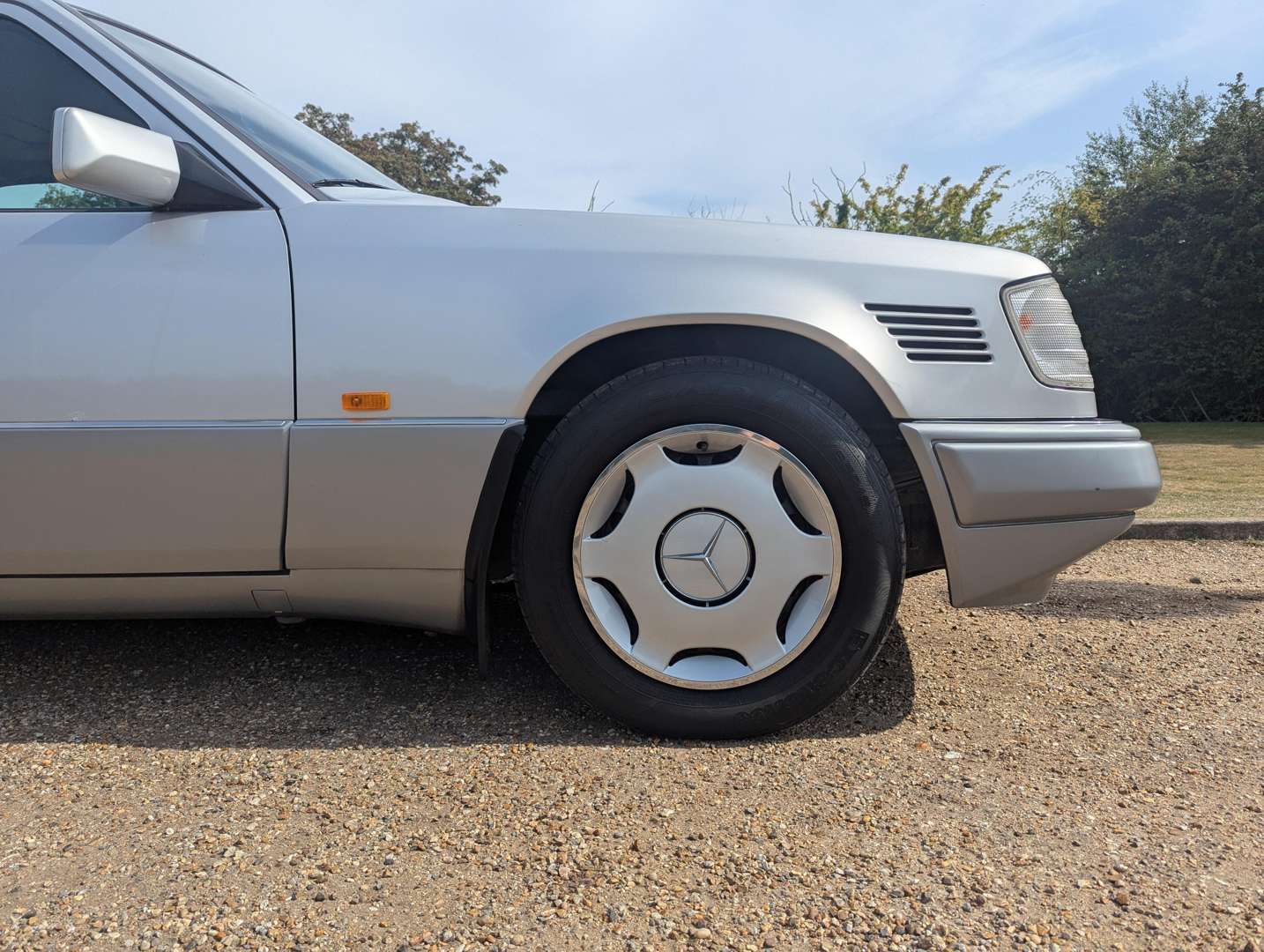 <p>1995 MERCEDES E300 D AUTO</p>