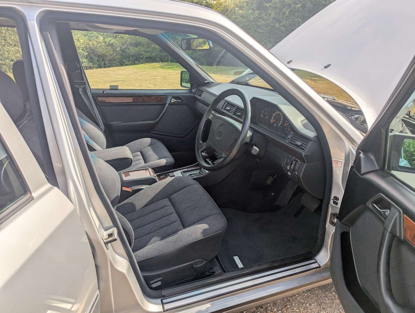 <p>1995 MERCEDES E300 D AUTO</p>