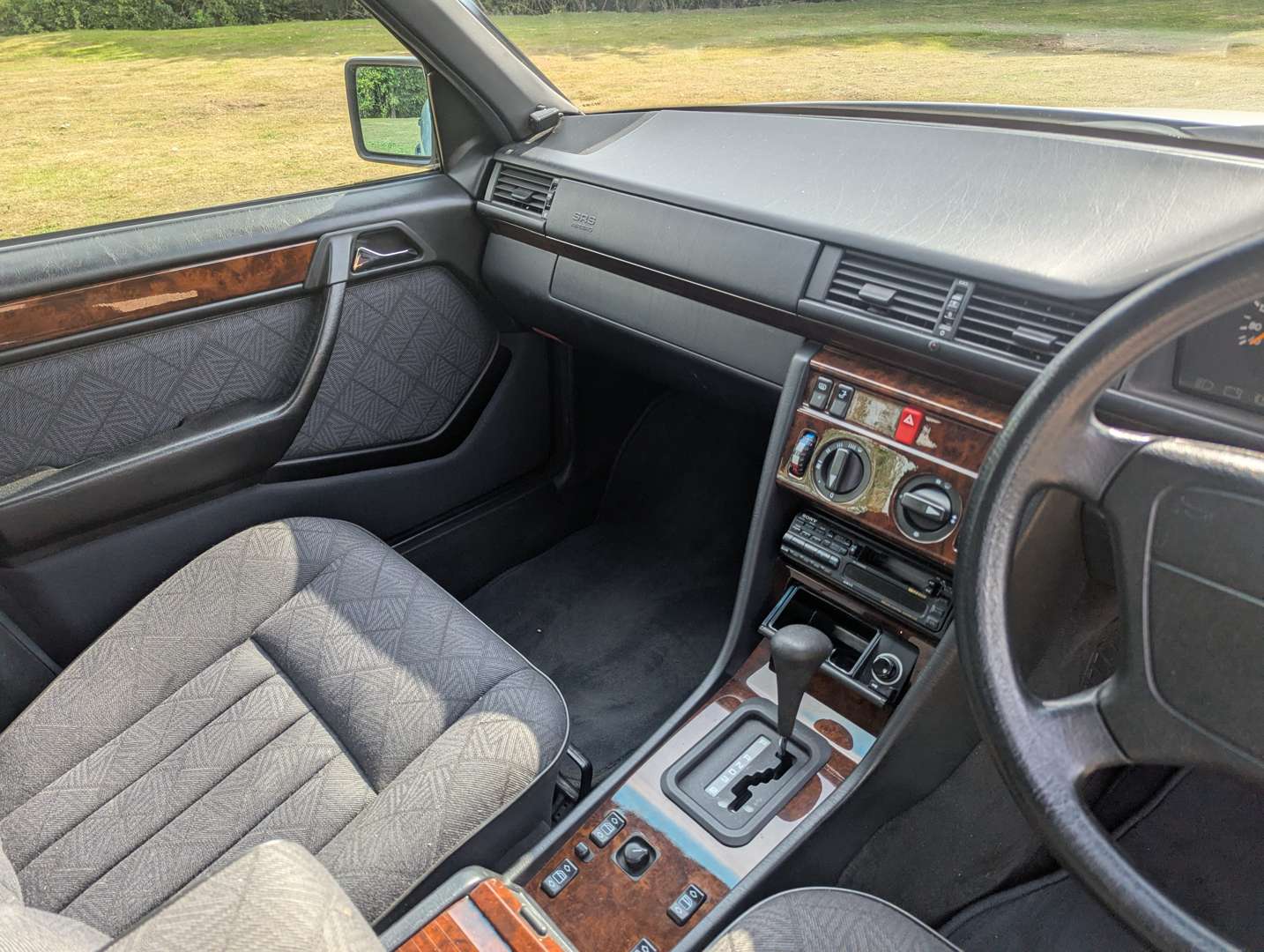<p>1995 MERCEDES E300 D AUTO</p>