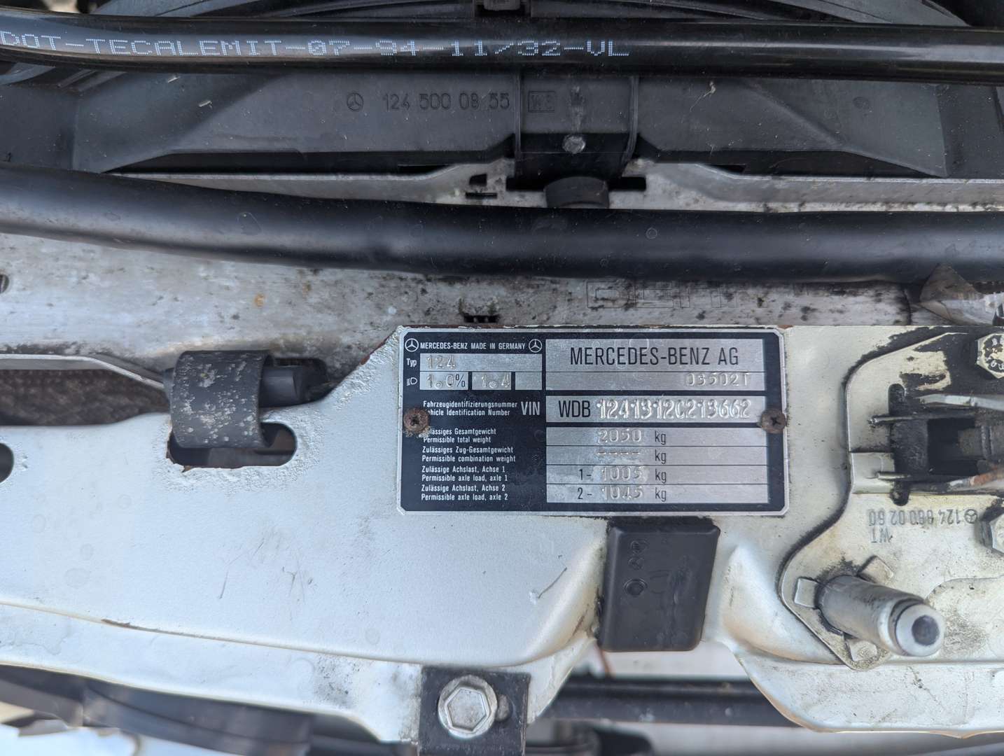 <p>1995 MERCEDES E300 D AUTO</p>