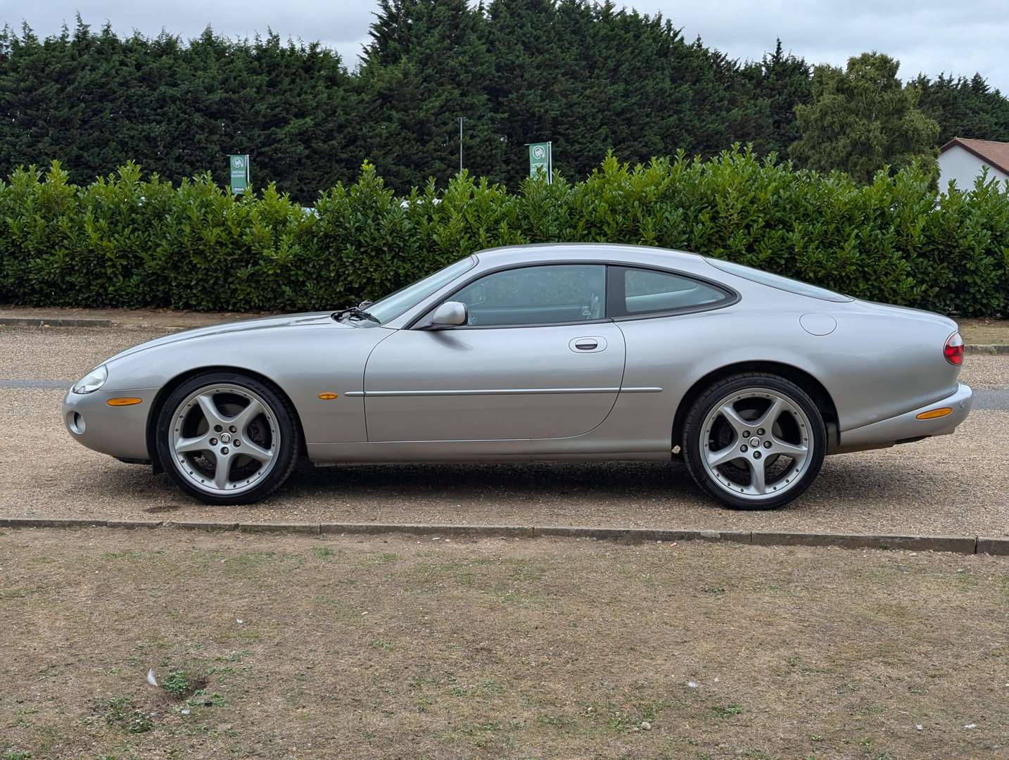 <p>2002 JAGUAR XK8 4.2 COUPE</p>