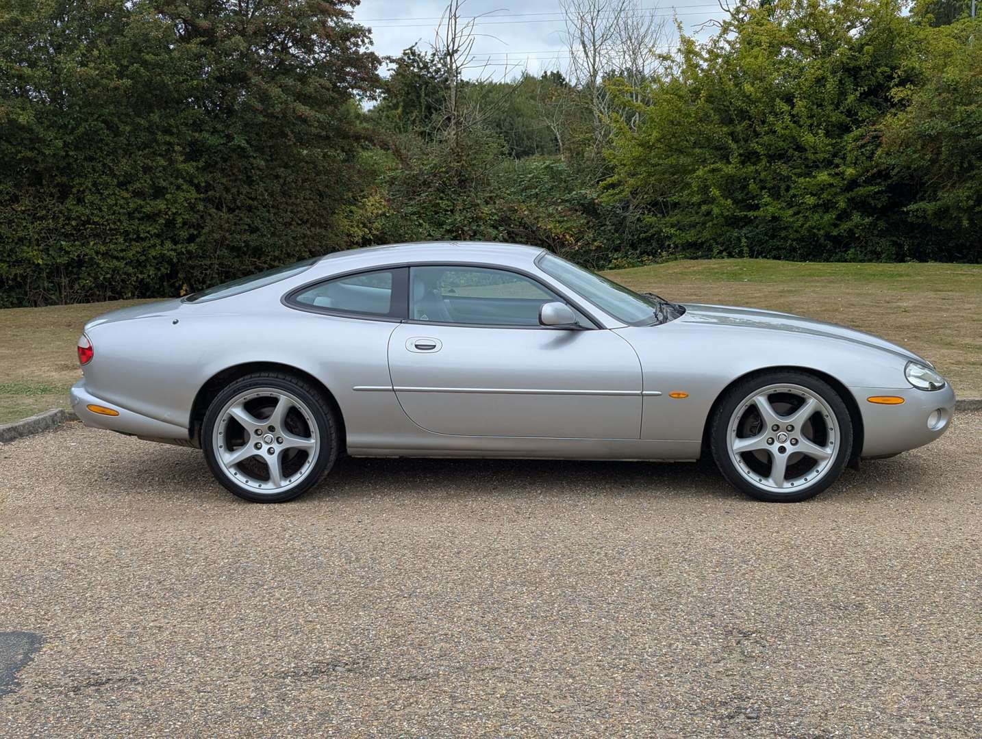 <p>2002 JAGUAR XK8 4.2 COUPE</p>