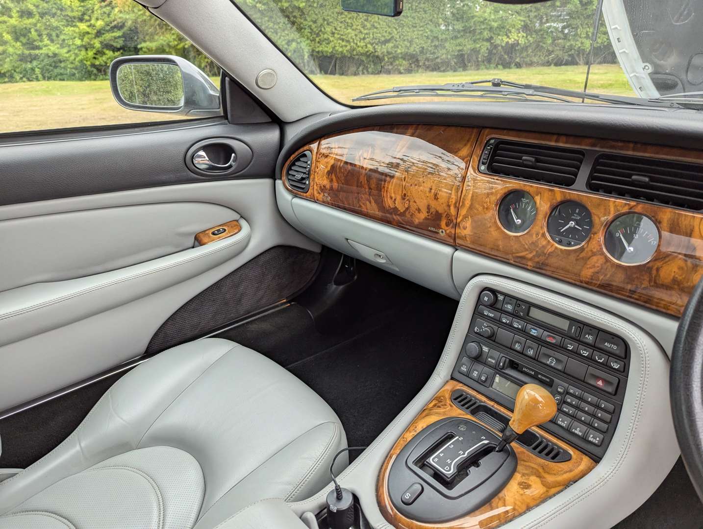 <p>2002 JAGUAR XK8 4.2 COUPE</p>