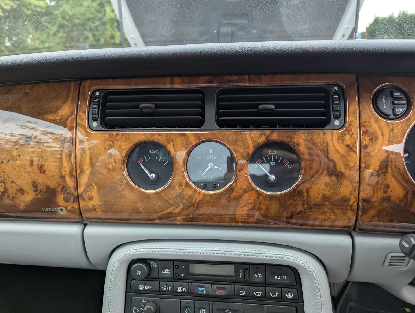 <p>2002 JAGUAR XK8 4.2 COUPE</p>