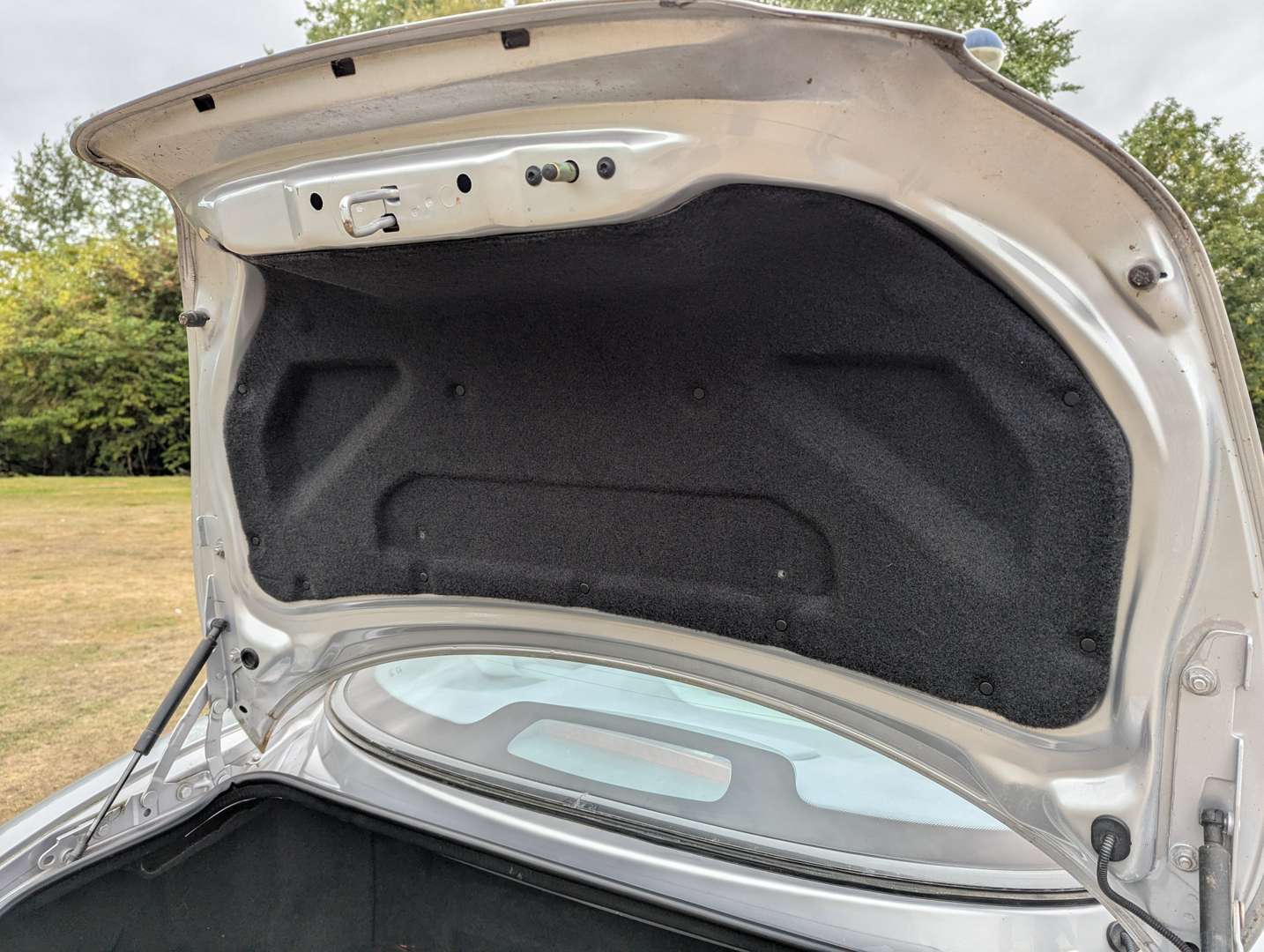 <p>2002 JAGUAR XK8 4.2 COUPE</p>