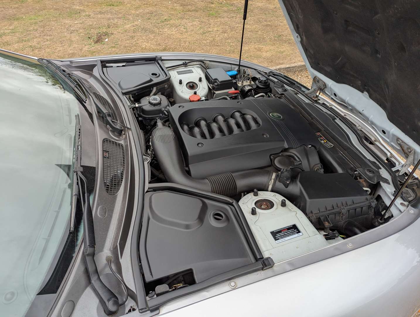 <p>2002 JAGUAR XK8 4.2 COUPE</p>