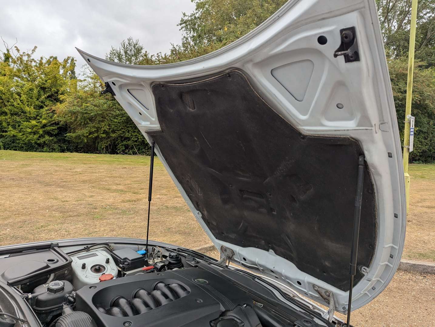 <p>2002 JAGUAR XK8 4.2 COUPE</p>