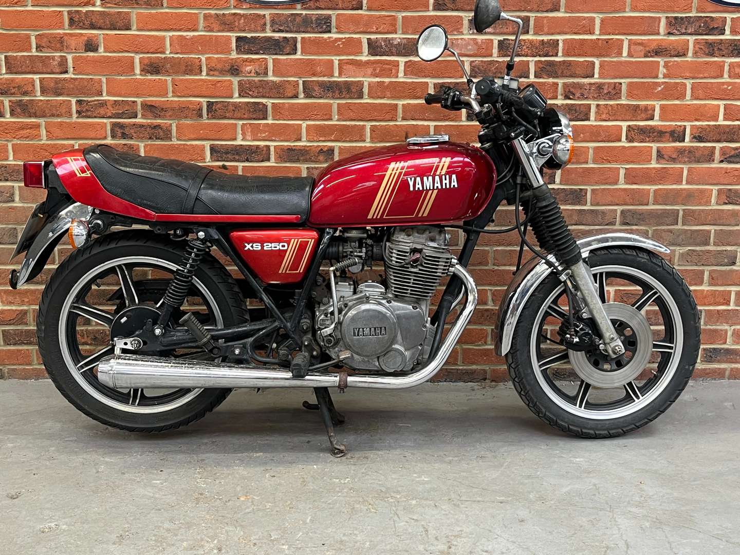 <p>1979 YAMAHA XS250</p>