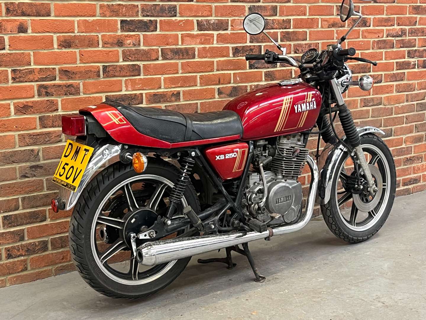 <p>1979 YAMAHA XS250</p>