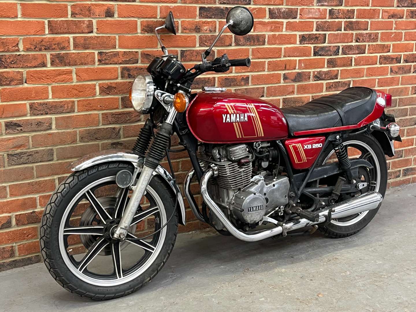 <p>1979 YAMAHA XS250</p>