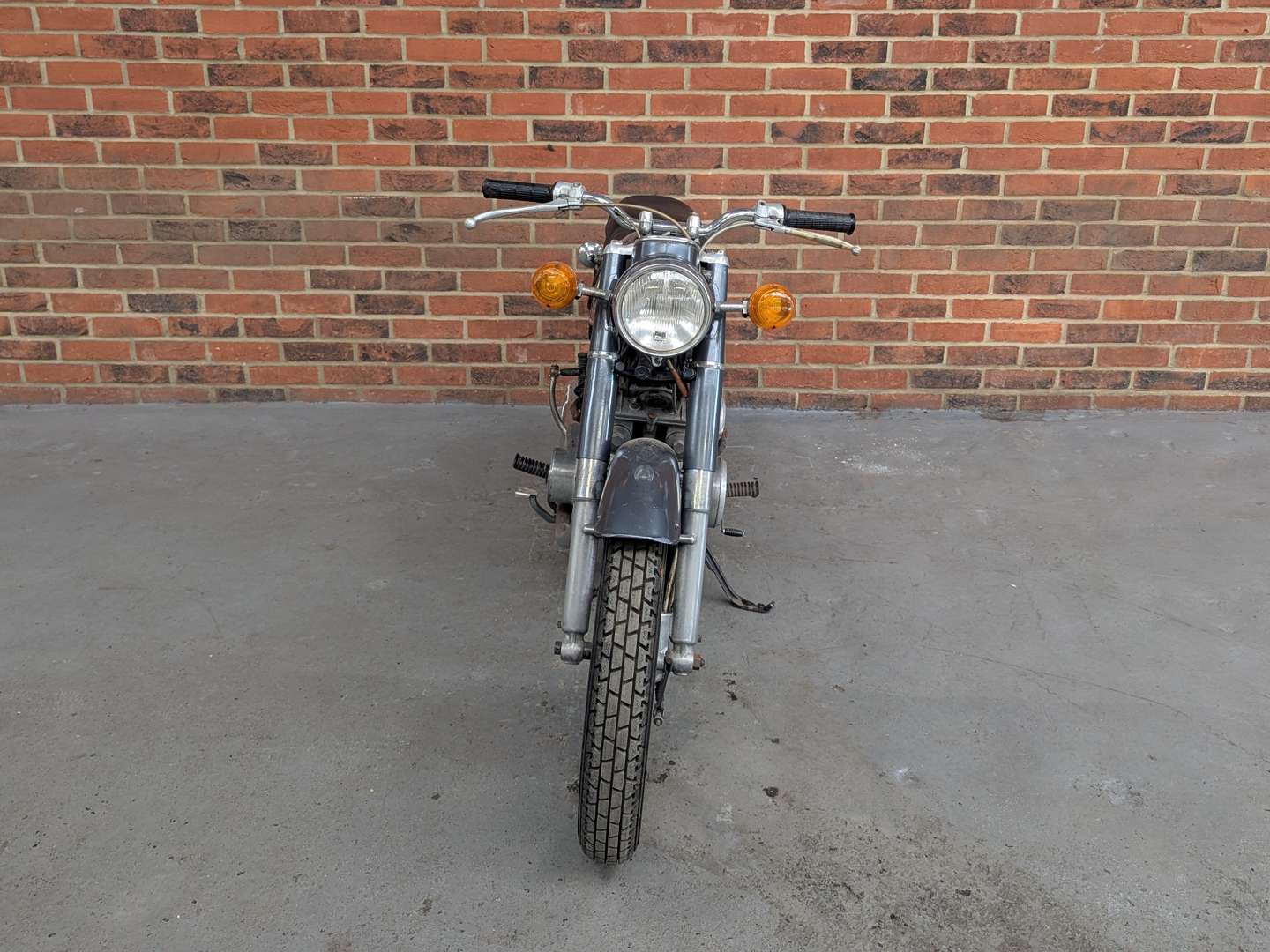 <p>1967 HONDA CD175</p>