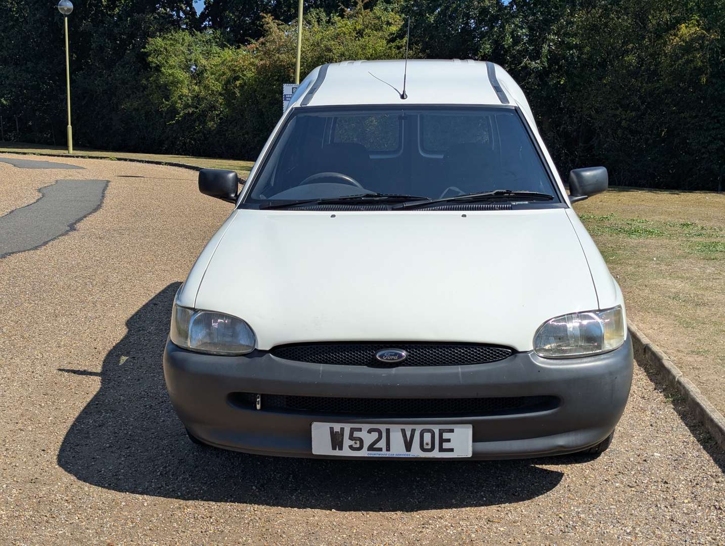 <p>2000 FORD ESCORT VAN 55D</p>