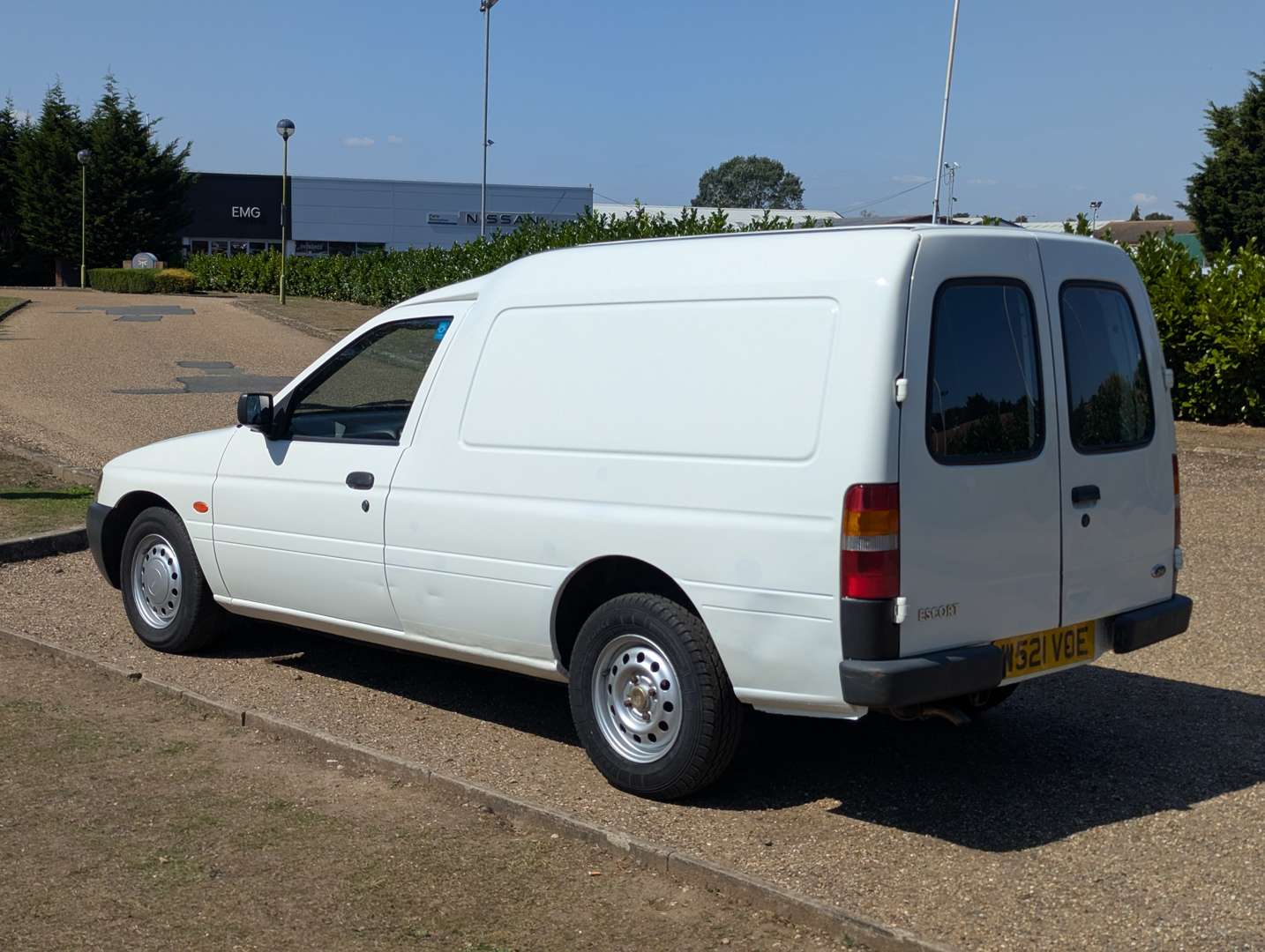 <p>2000 FORD ESCORT VAN 55D</p>