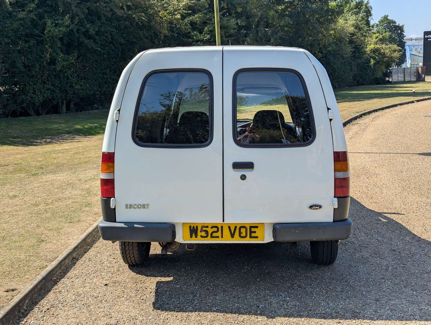 <p>2000 FORD ESCORT VAN 55D</p>