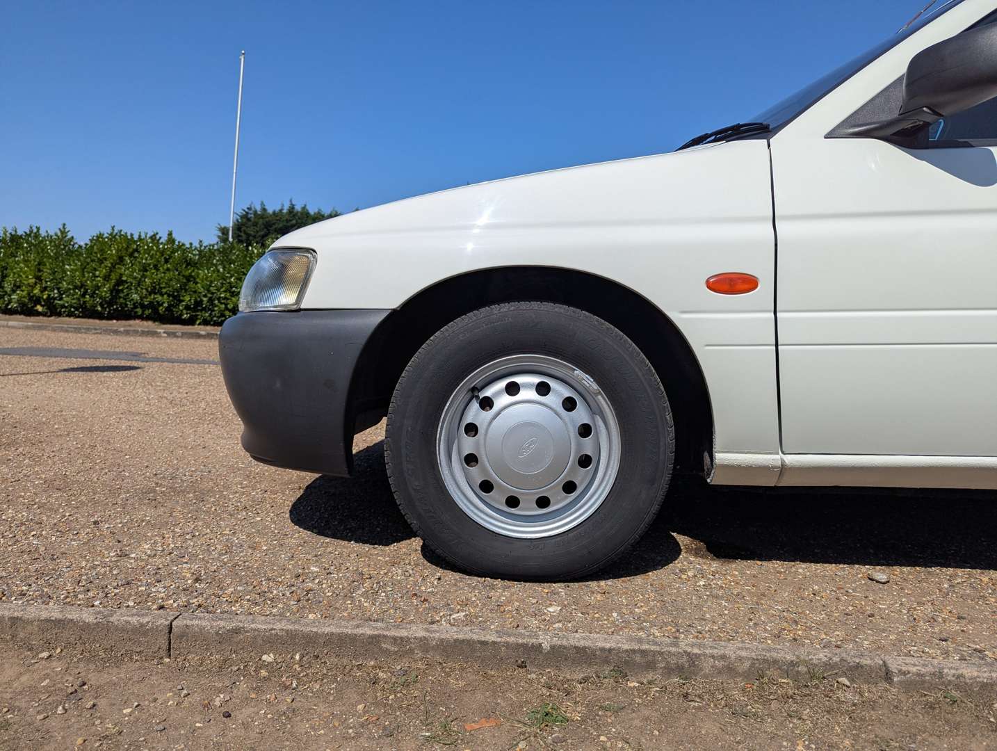 <p>2000 FORD ESCORT VAN 55D</p>