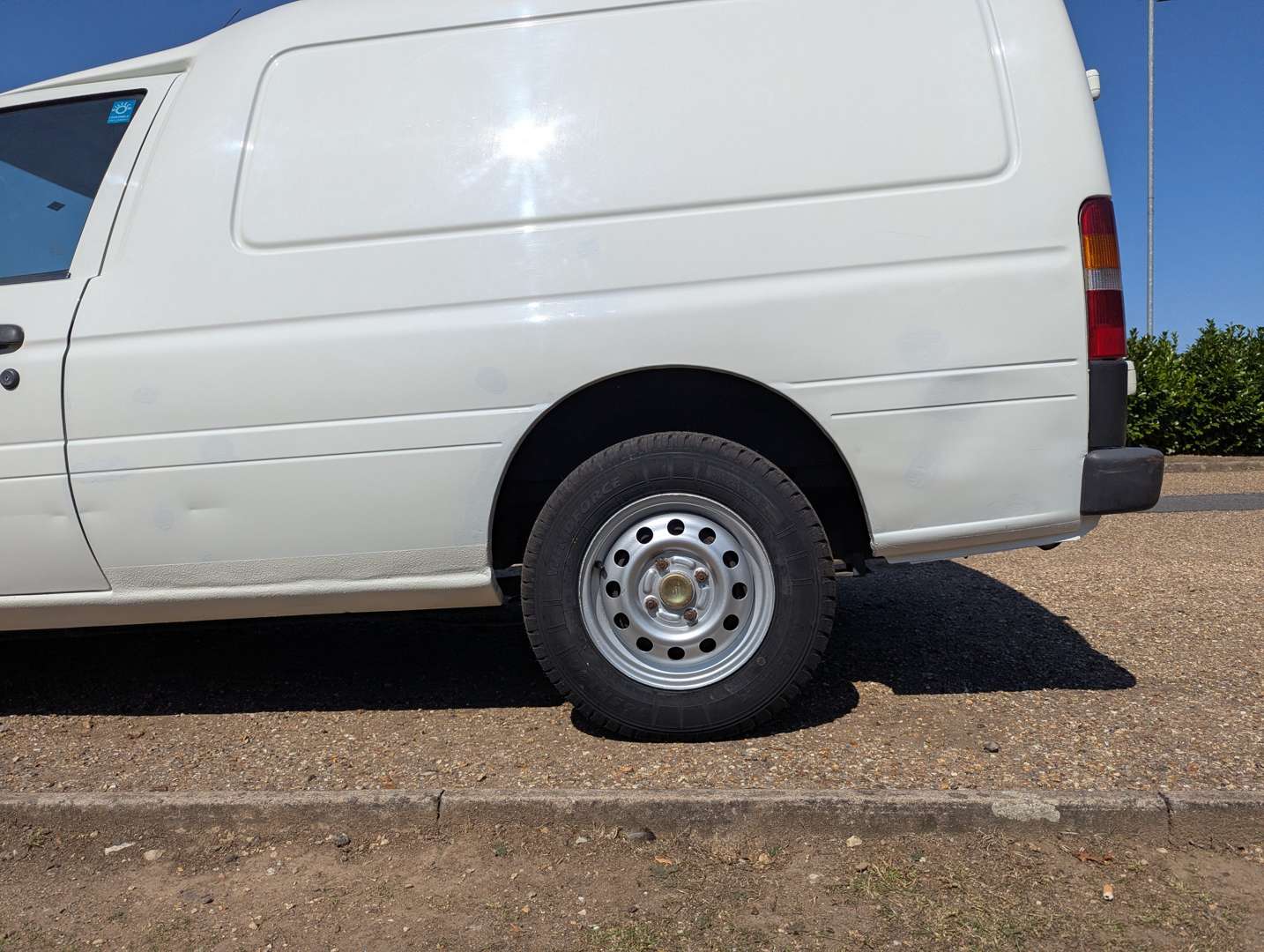 <p>2000 FORD ESCORT VAN 55D</p>