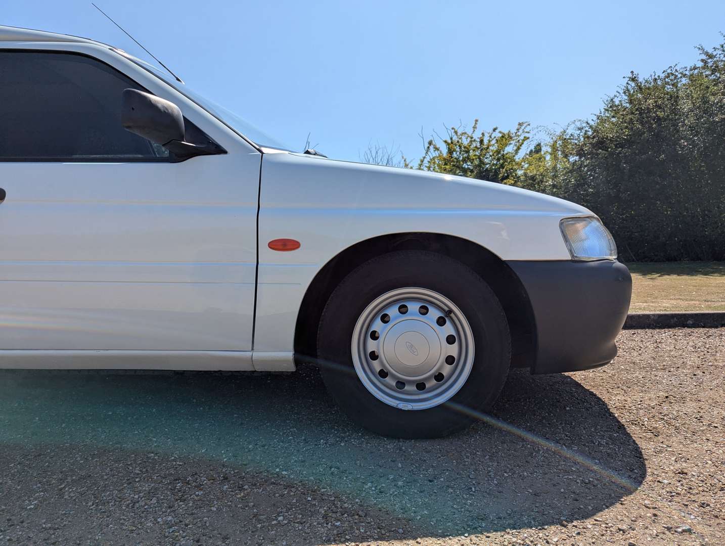 <p>2000 FORD ESCORT VAN 55D</p>