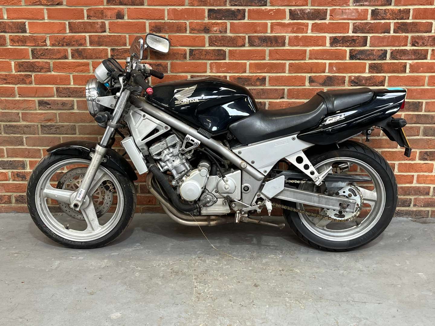 <p>1990 HONDA CB1 400</p>