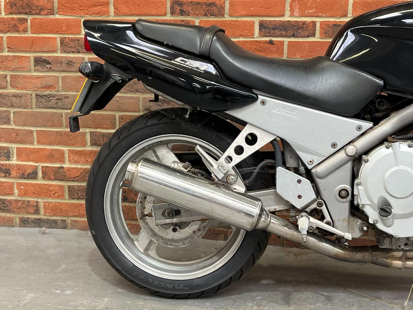 <p>1990 HONDA CB1 400</p>