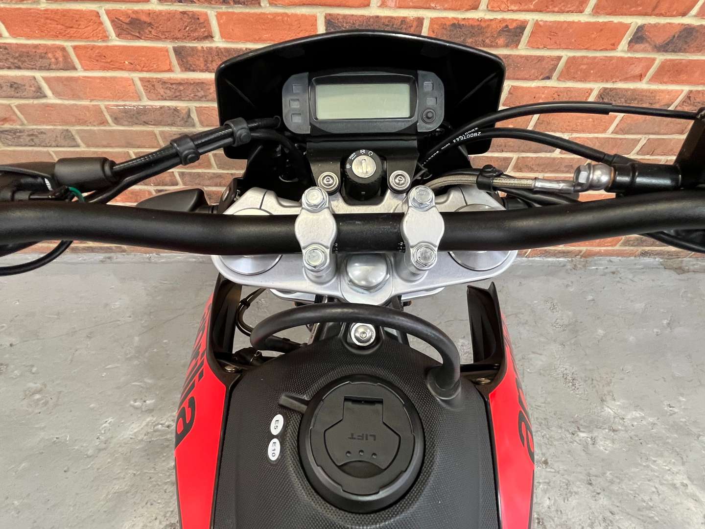 <p>2021 APRILIA SX 125</p>