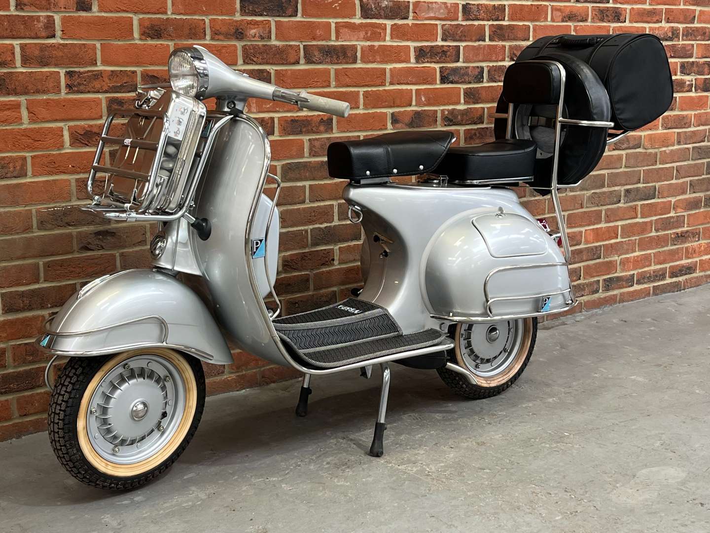 <p>1956 PIAGGIO VESPA VBB</p>