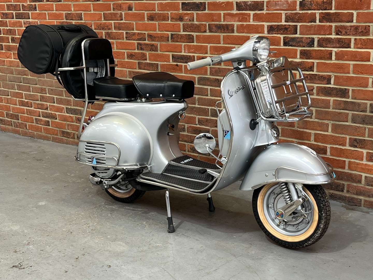 <p>1956 PIAGGIO VESPA VBB</p>