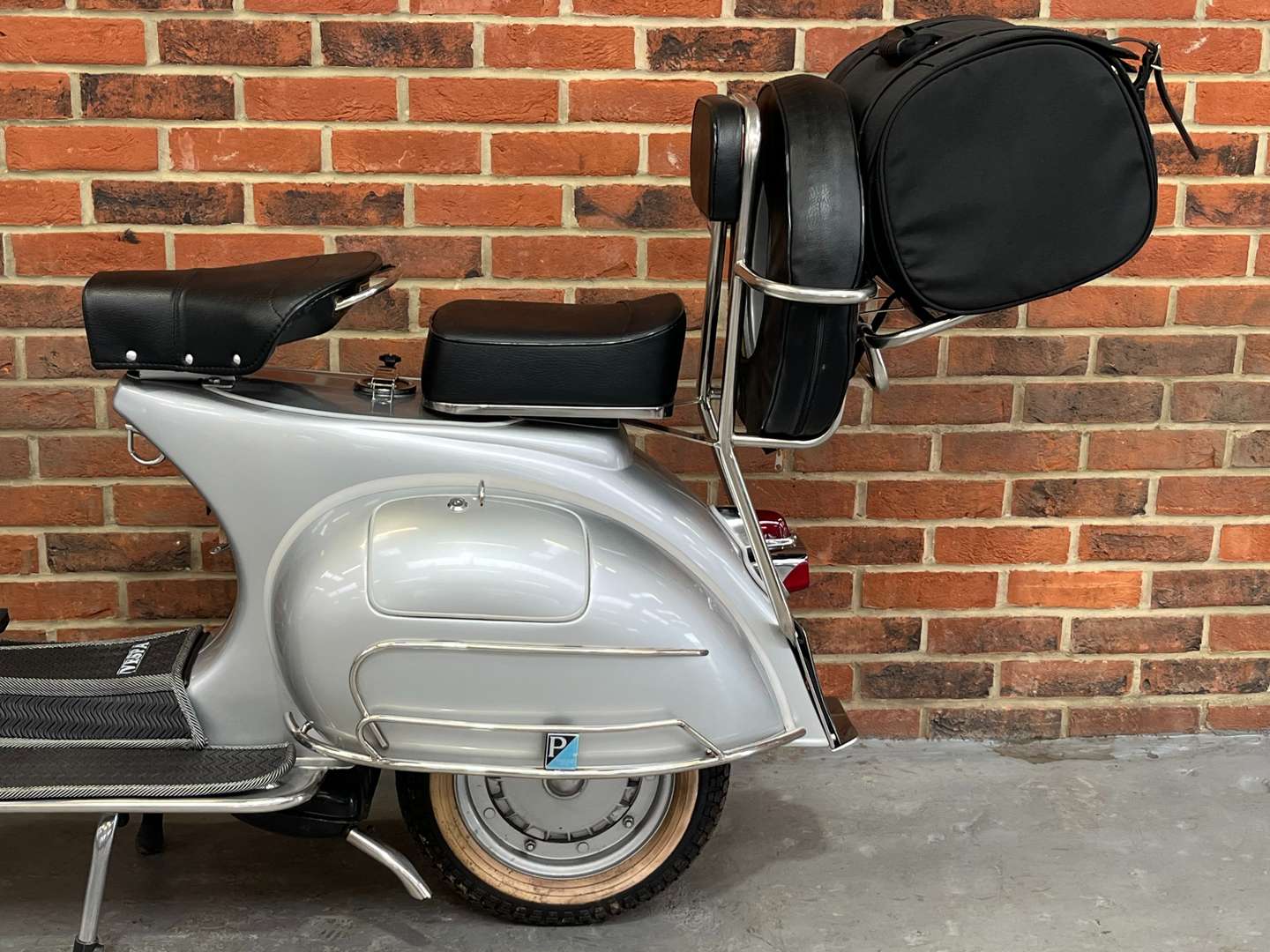 <p>1956 PIAGGIO VESPA VBB</p>