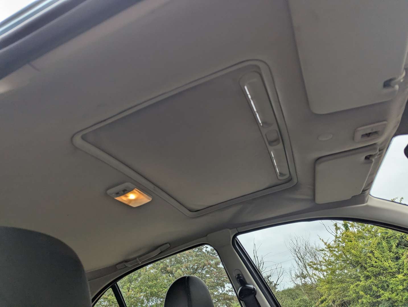 <p>2002 ROVER 25 iXL</p>