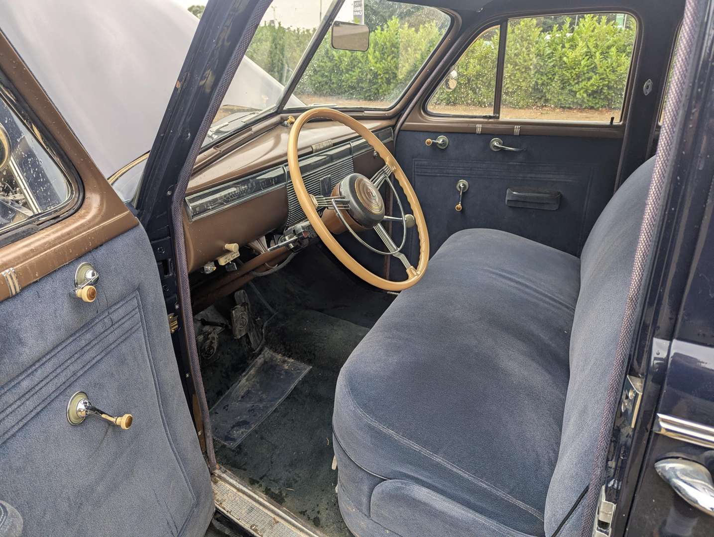 <p>1939 CADILLAC LASALLE LHD</p>