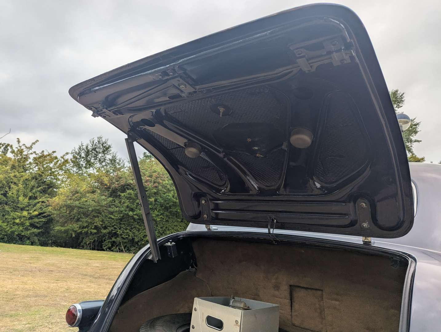 <p>1939 CADILLAC LASALLE LHD</p>