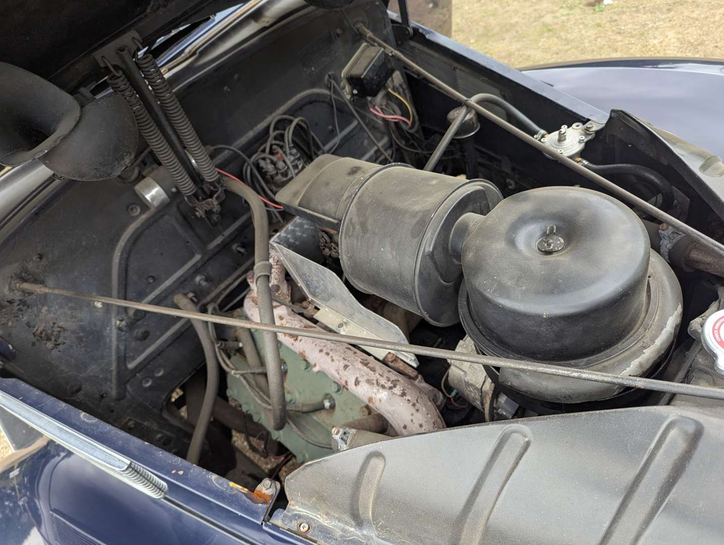 <p>1939 CADILLAC LASALLE LHD</p>