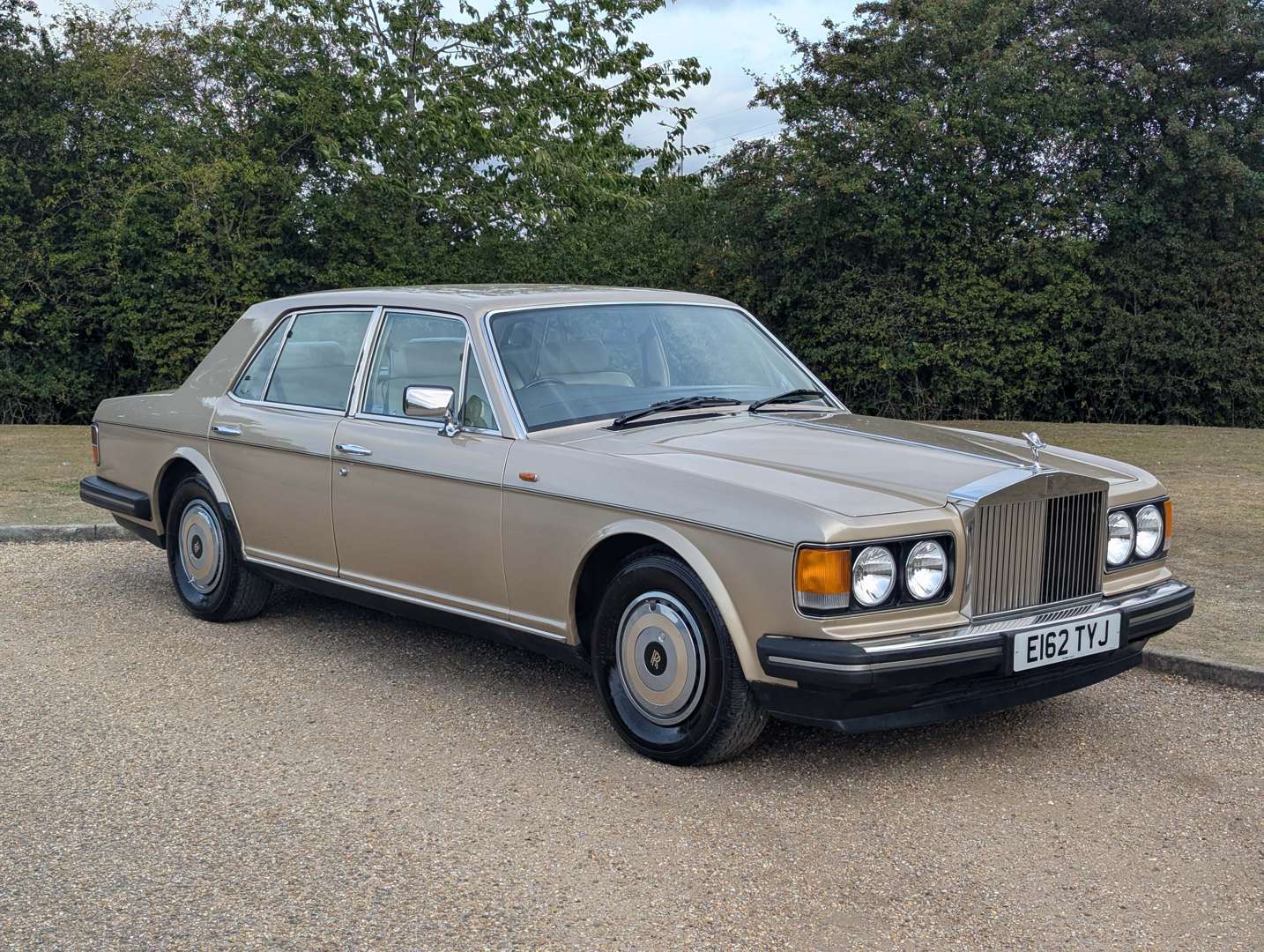 <p>1988 ROLLS ROYCE SILVER SPIRIT</p>