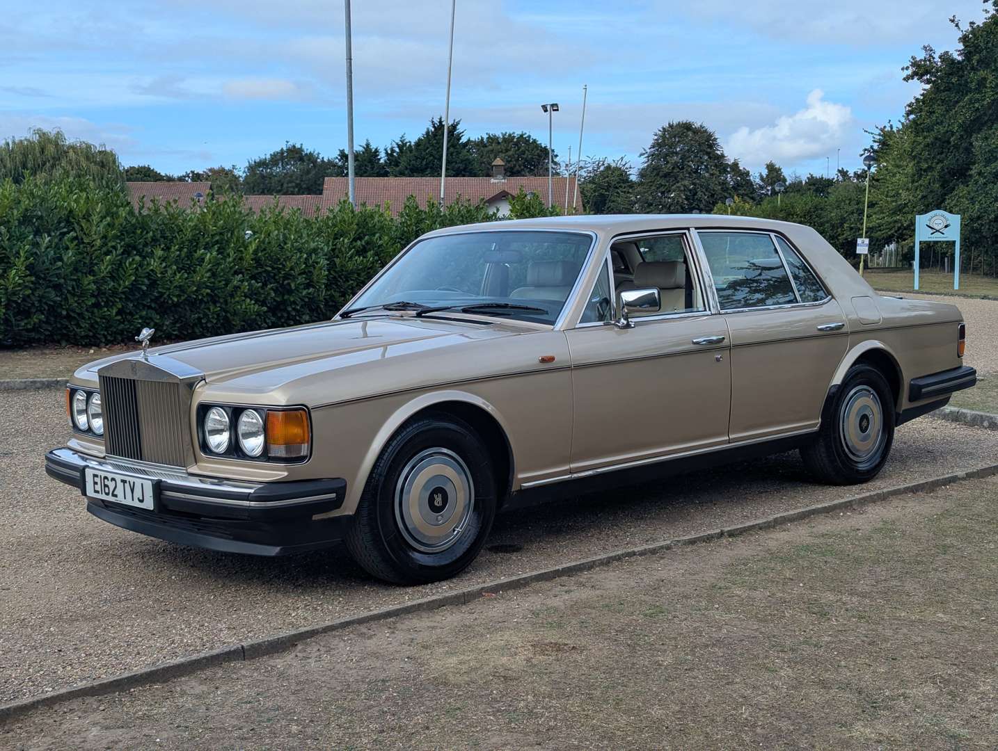 <p>1988 ROLLS ROYCE SILVER SPIRIT</p>