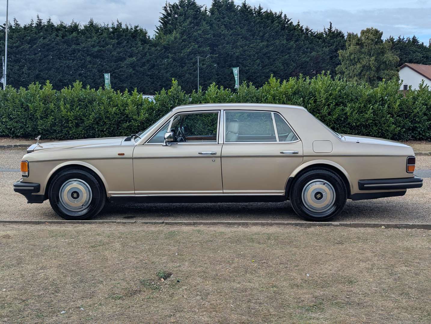 <p>1988 ROLLS ROYCE SILVER SPIRIT</p>