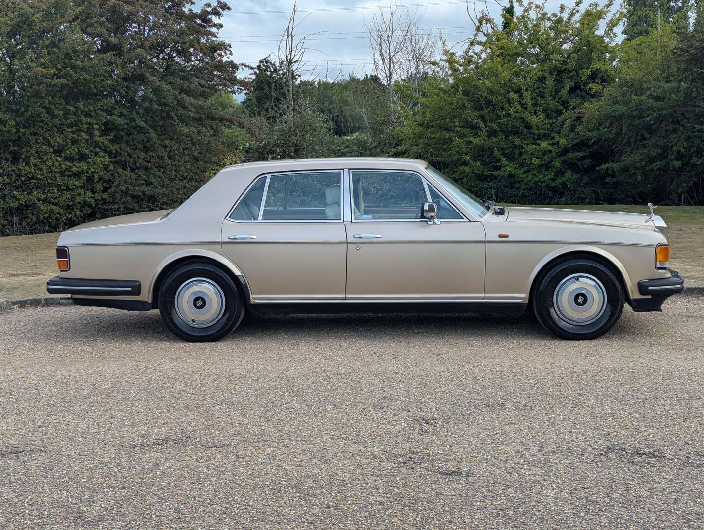 <p>1988 ROLLS ROYCE SILVER SPIRIT</p>