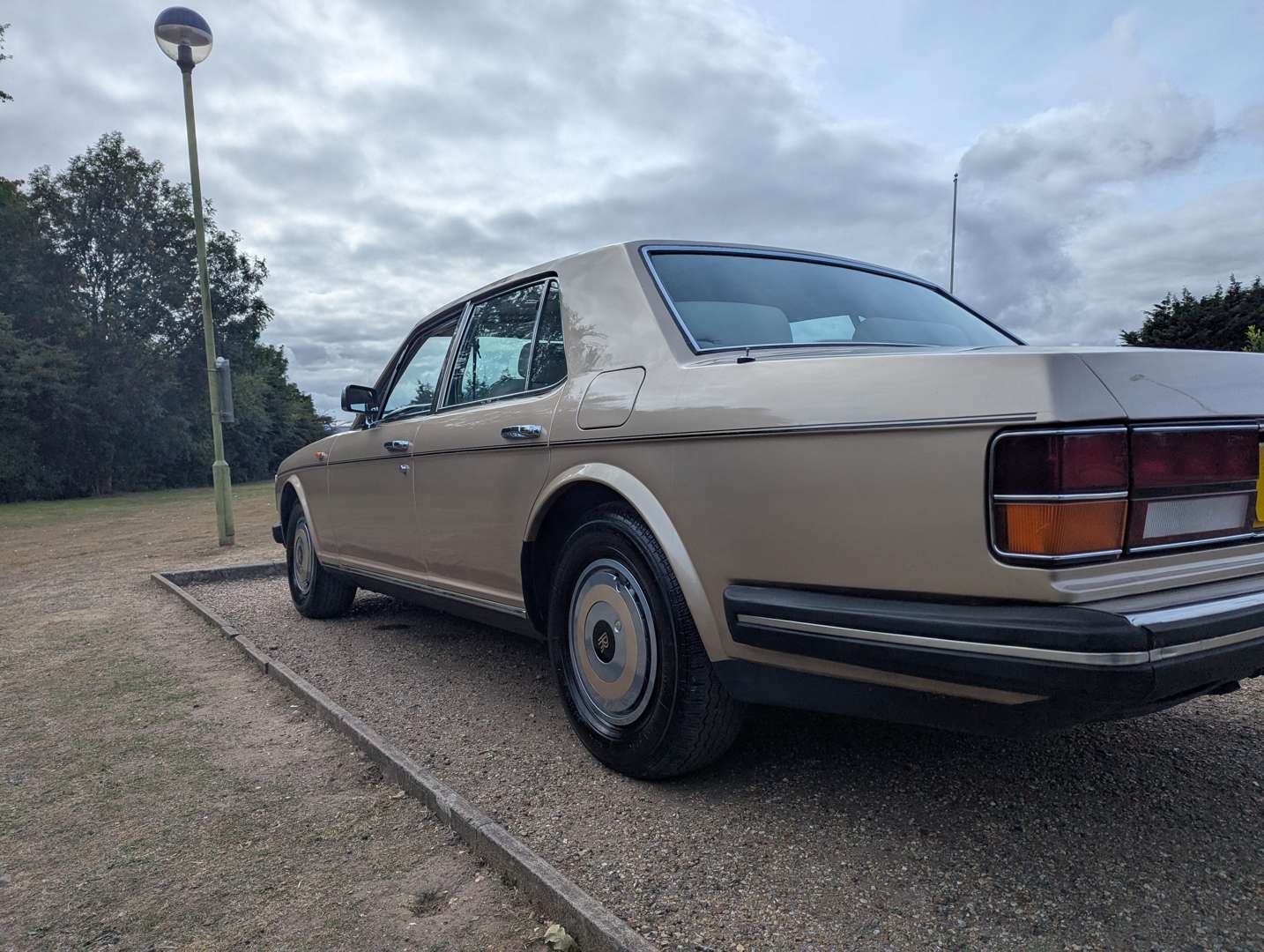 <p>1988 ROLLS ROYCE SILVER SPIRIT</p>