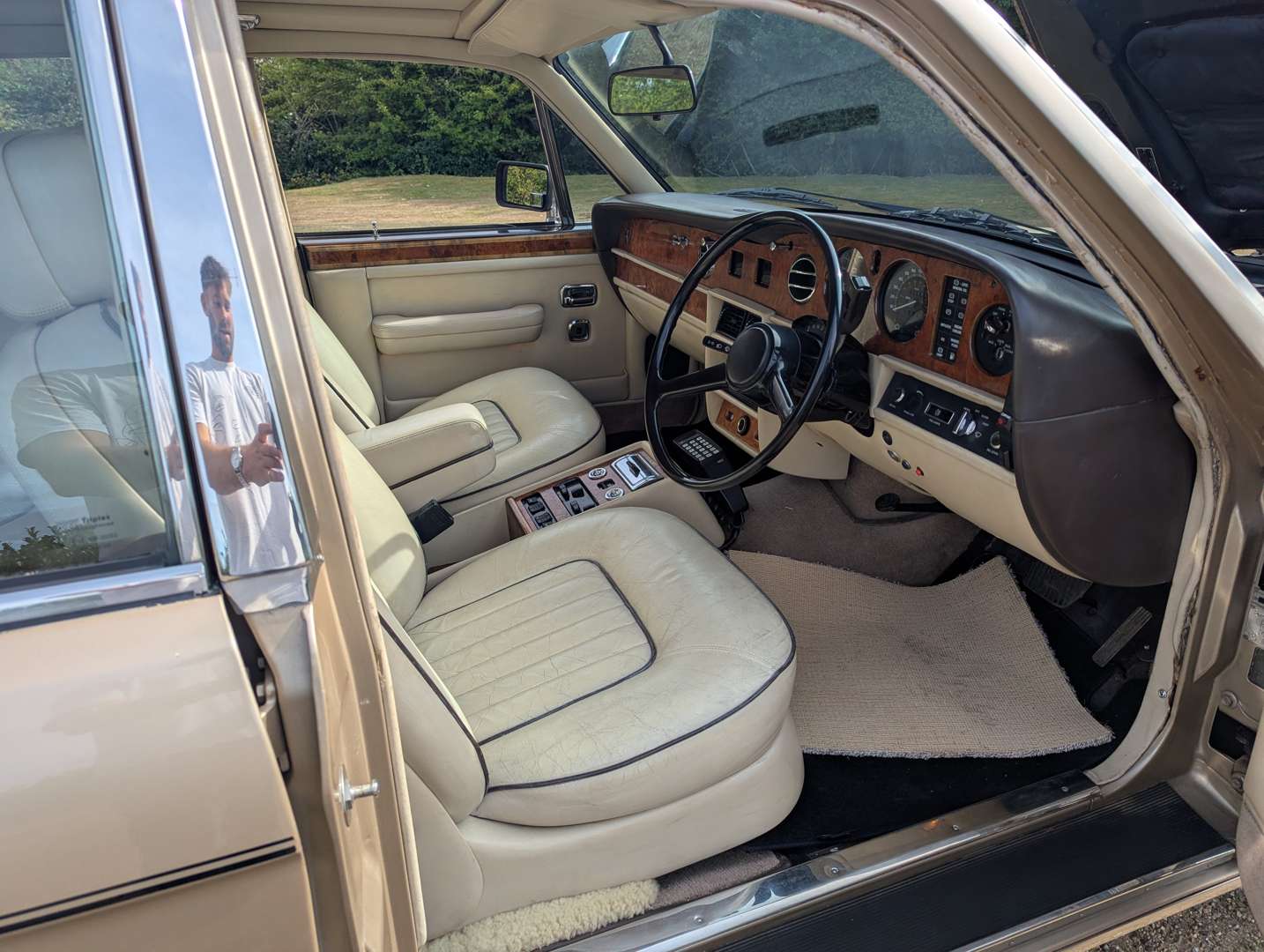 <p>1988 ROLLS ROYCE SILVER SPIRIT</p>