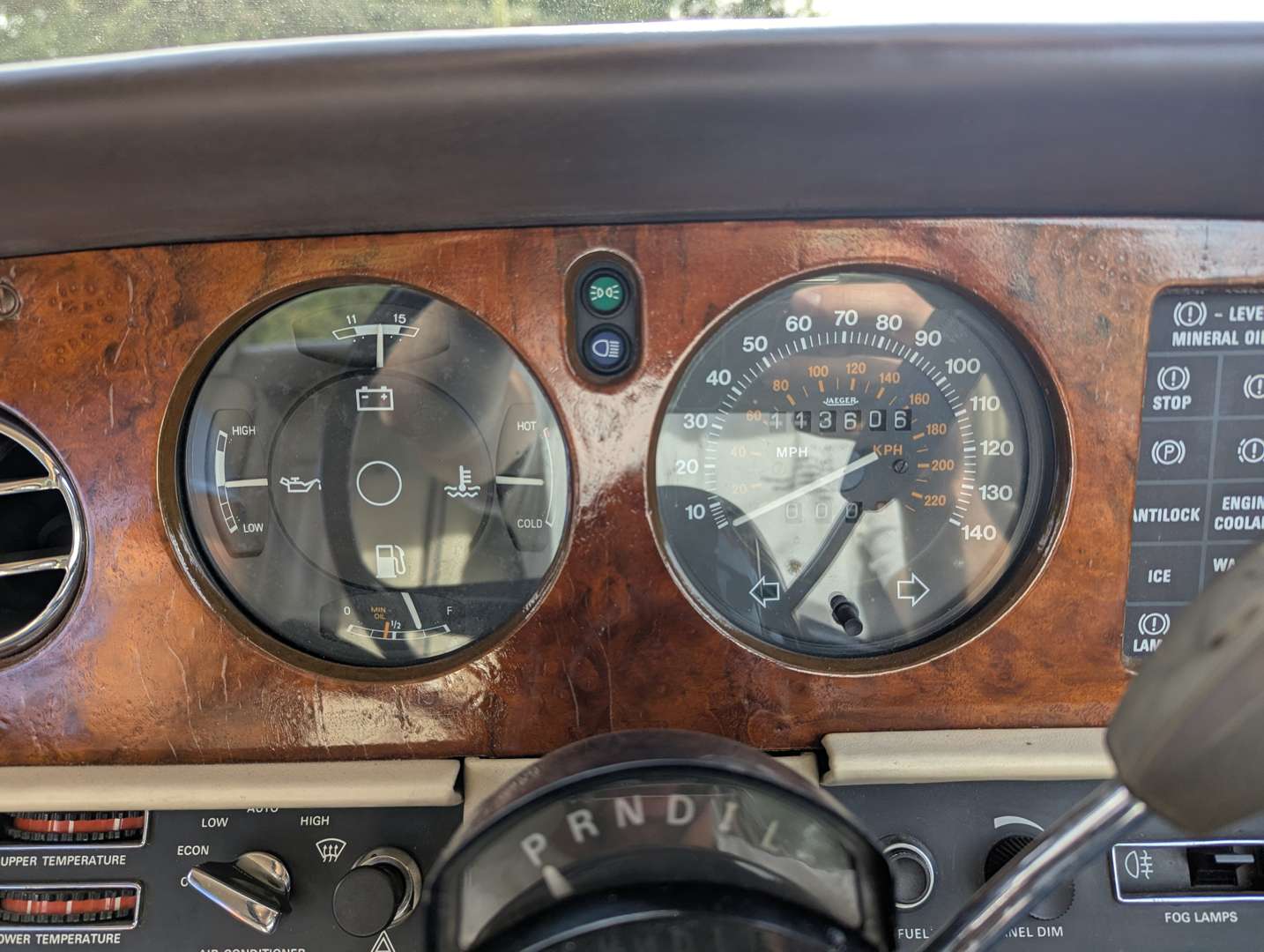 <p>1988 ROLLS ROYCE SILVER SPIRIT</p>