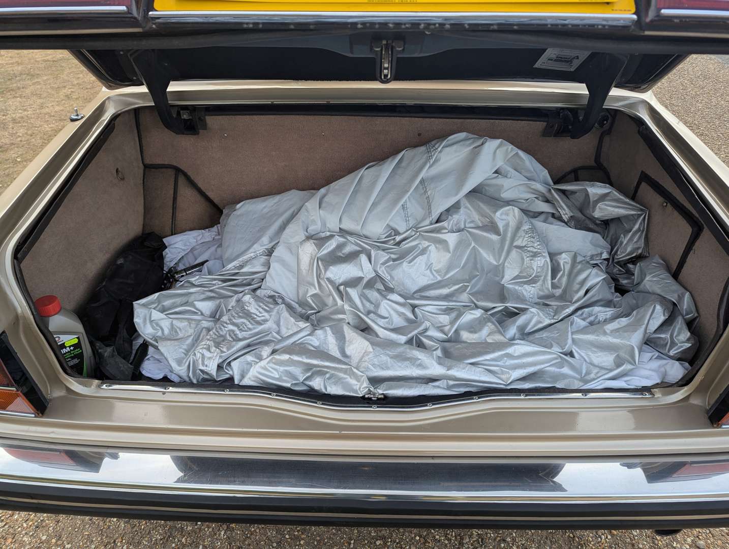 <p>1988 ROLLS ROYCE SILVER SPIRIT</p>