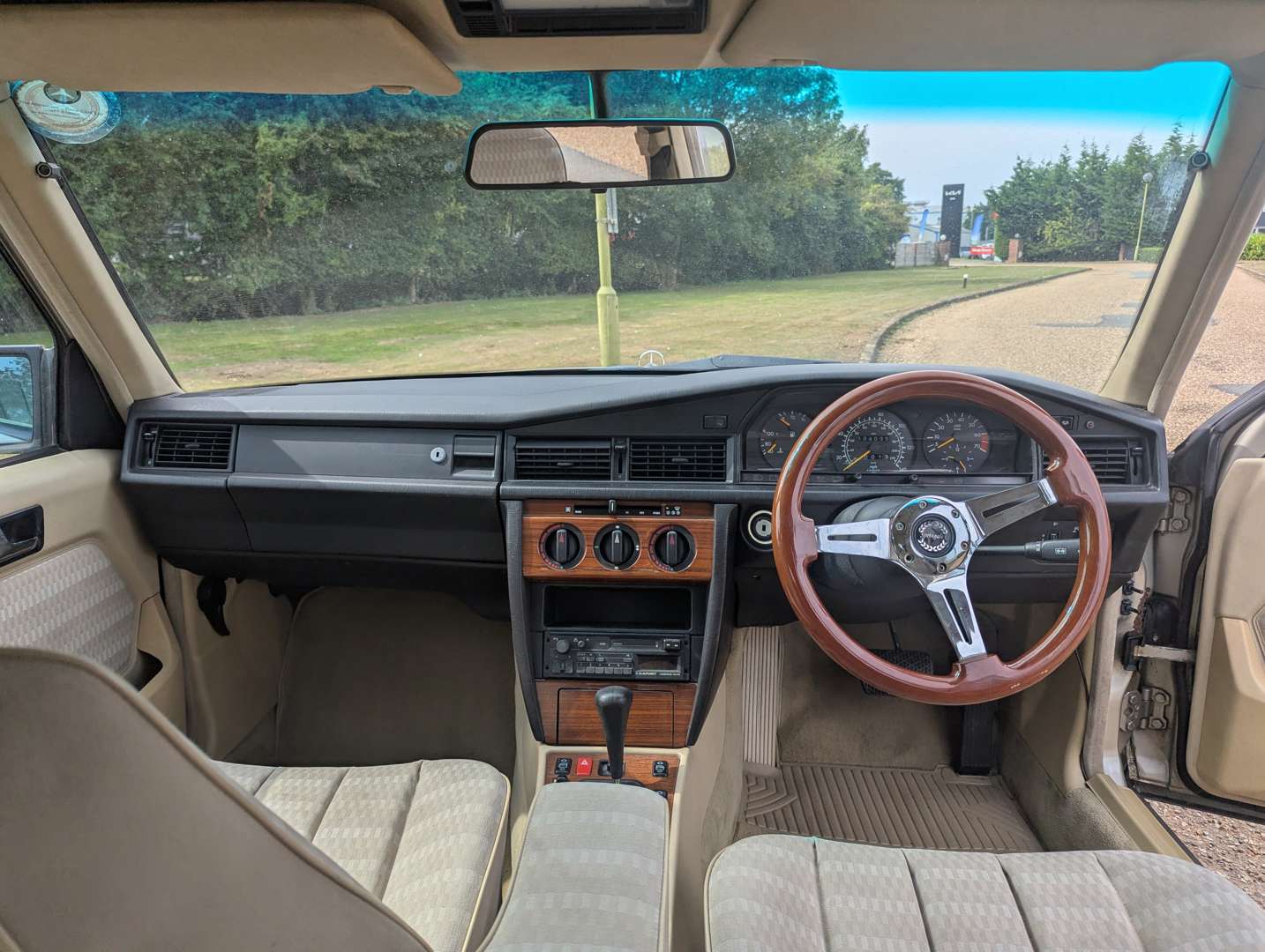 <p>1991 MERCEDES 190E 2.0 AUTO</p>