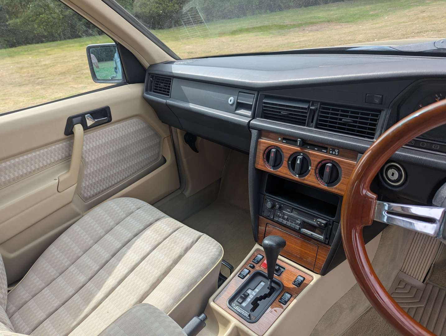 <p>1991 MERCEDES 190E 2.0 AUTO</p>