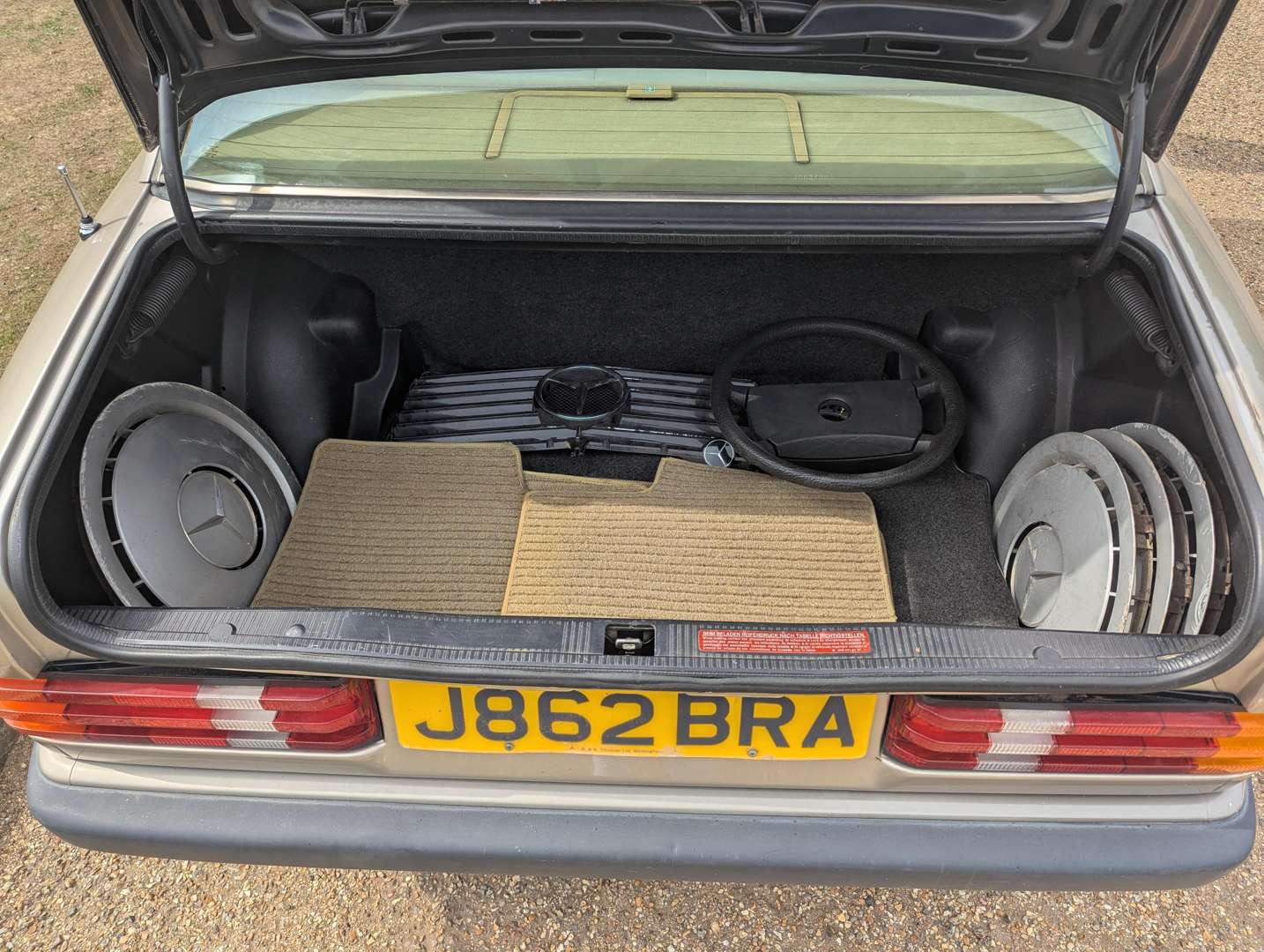 <p>1991 MERCEDES 190E 2.0 AUTO</p>