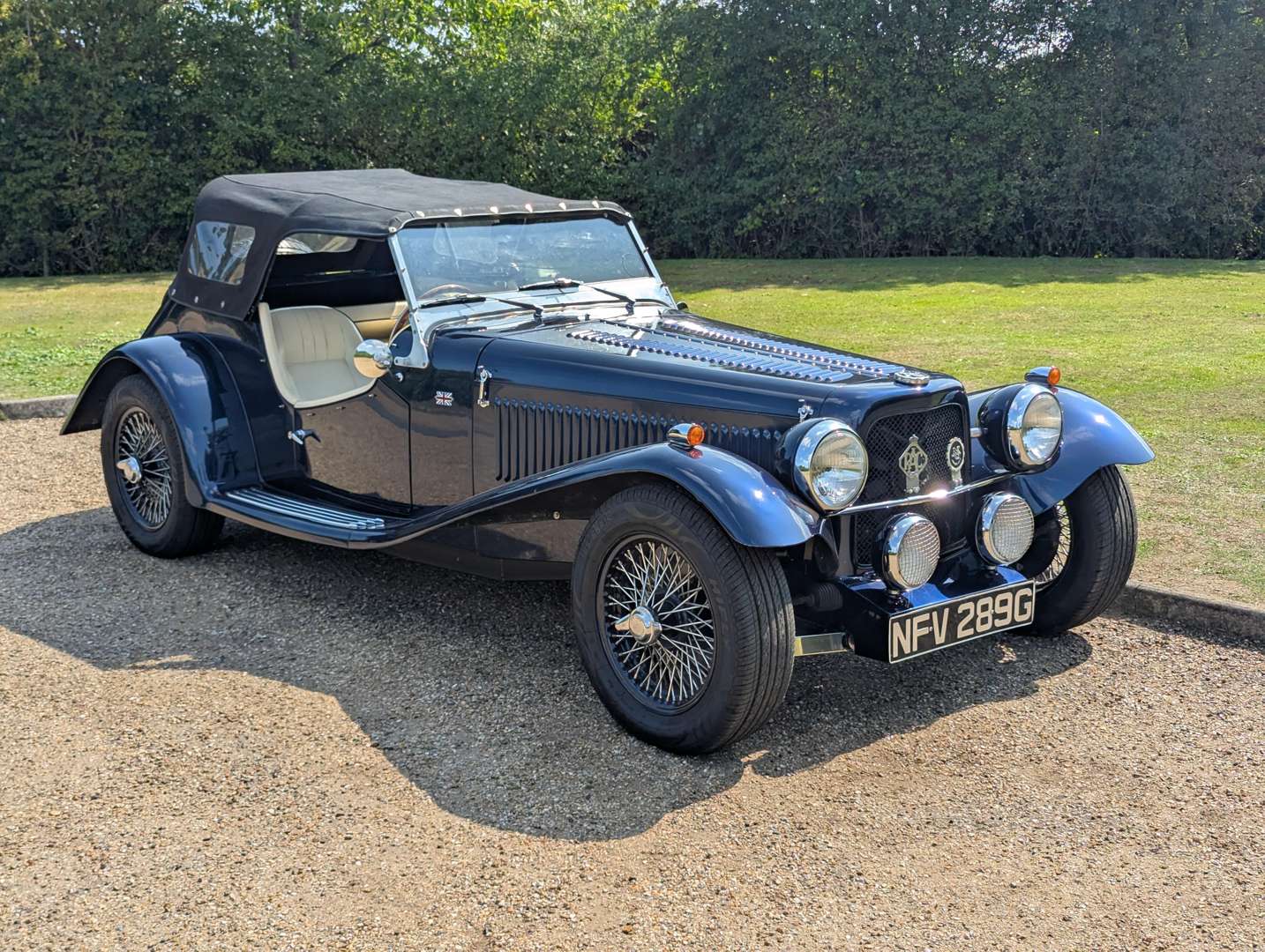 <p>1969 NG TF ROADSTER</p>