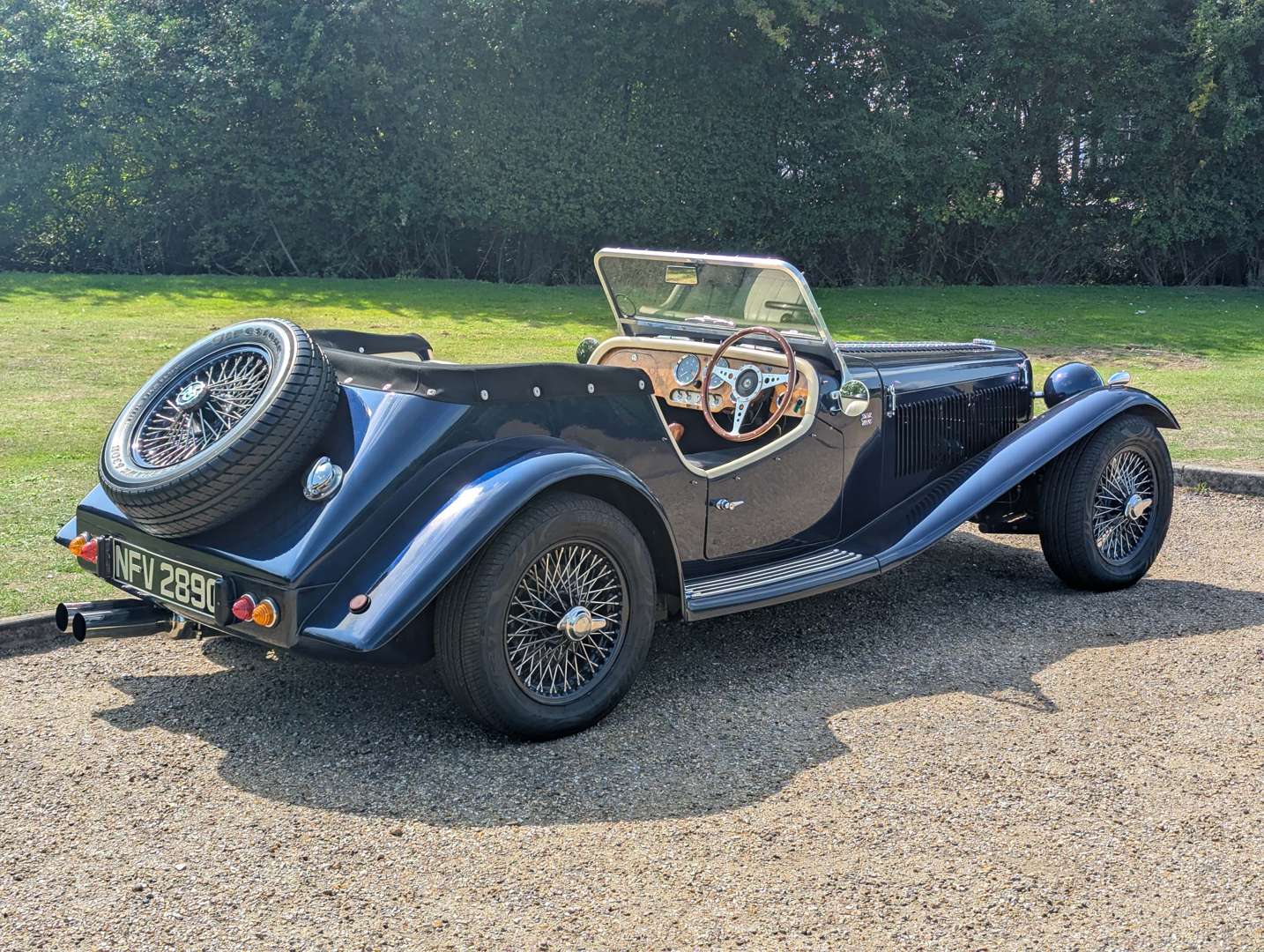 <p>1969 NG TF ROADSTER</p>