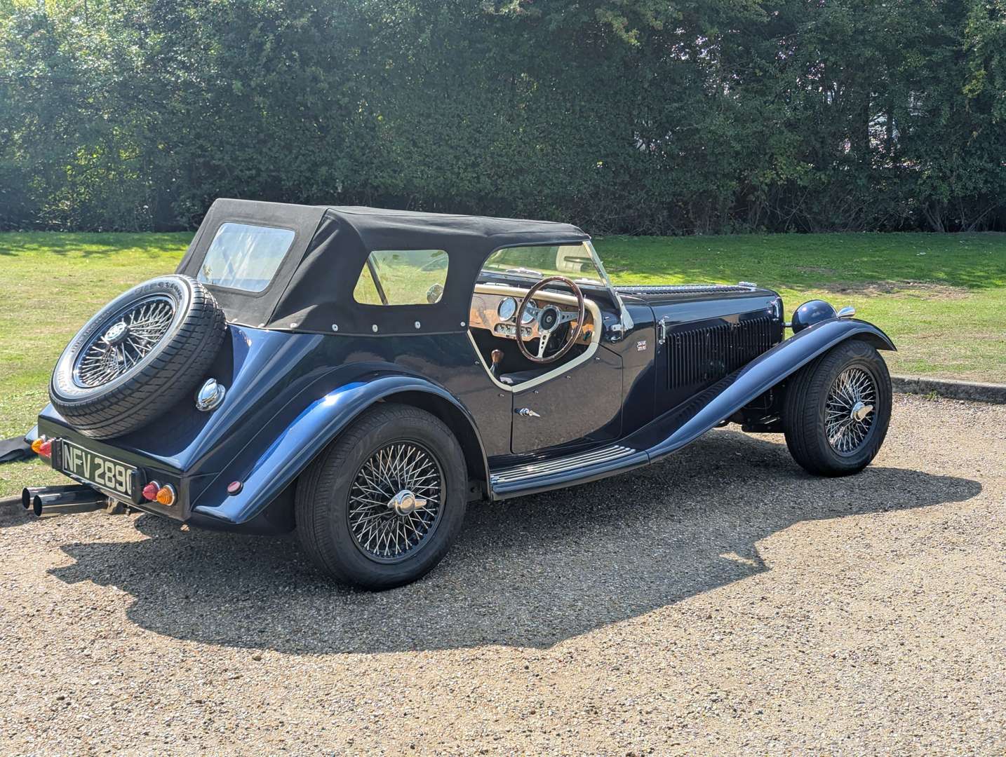 <p>1969 NG TF ROADSTER</p>