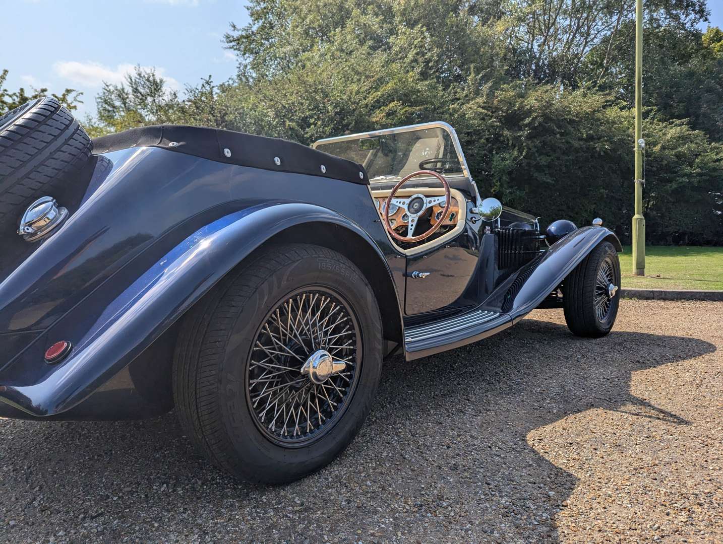 <p>1969 NG TF ROADSTER</p>