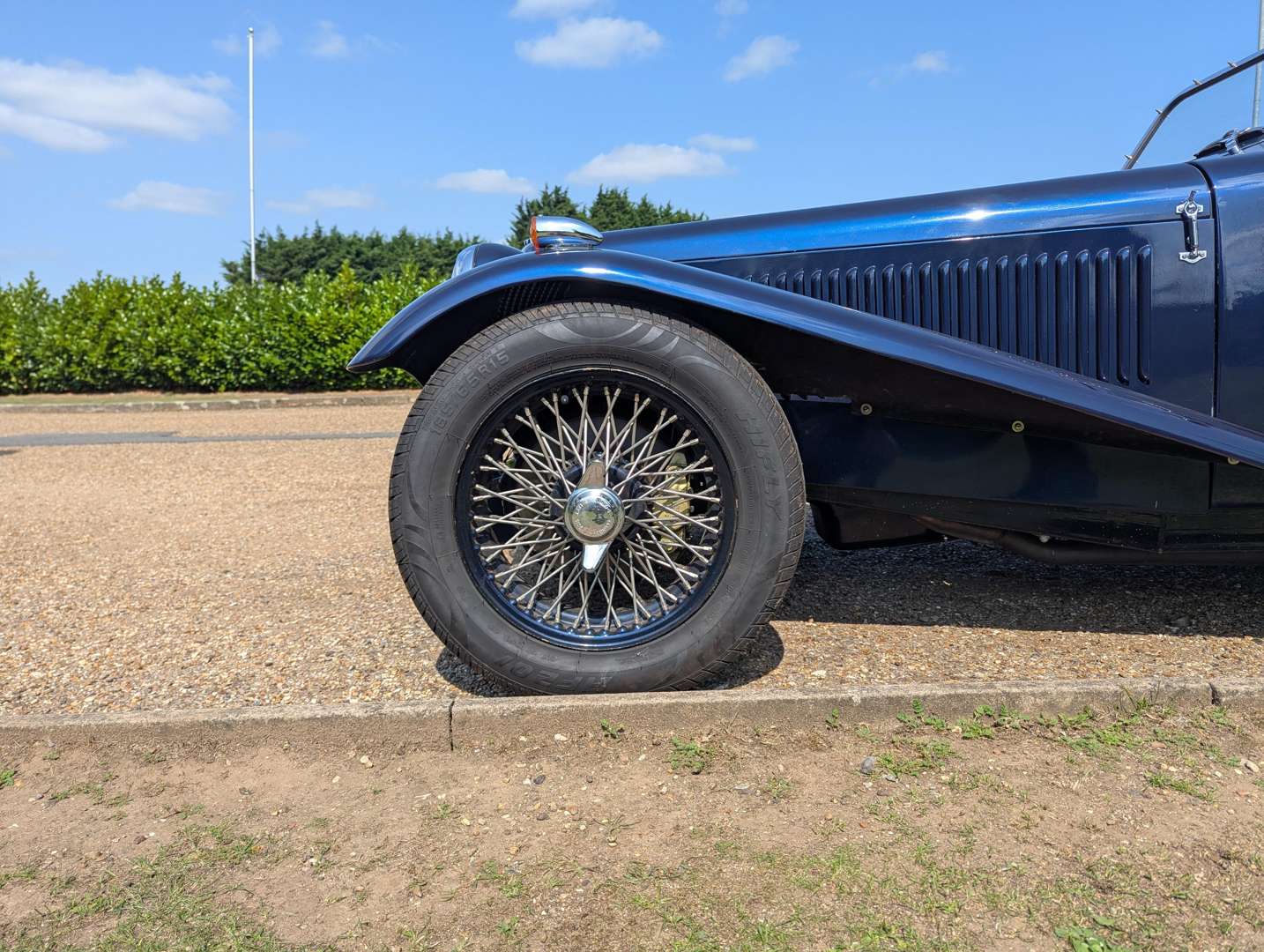 <p>1969 NG TF ROADSTER</p>