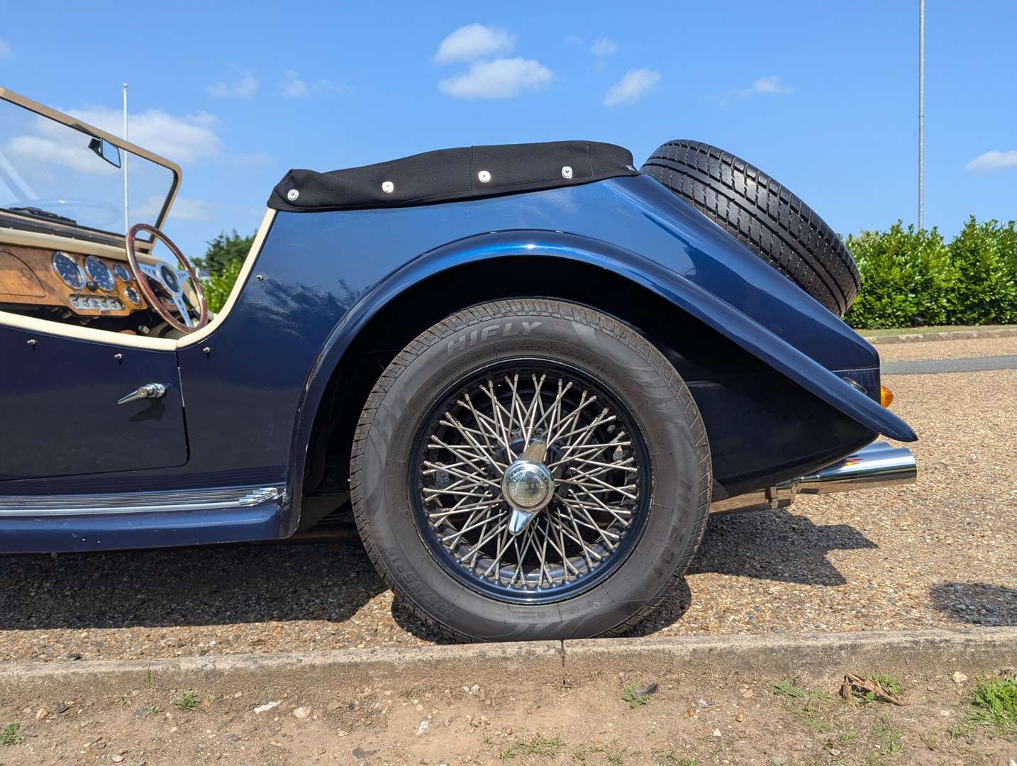 <p>1969 NG TF ROADSTER</p>