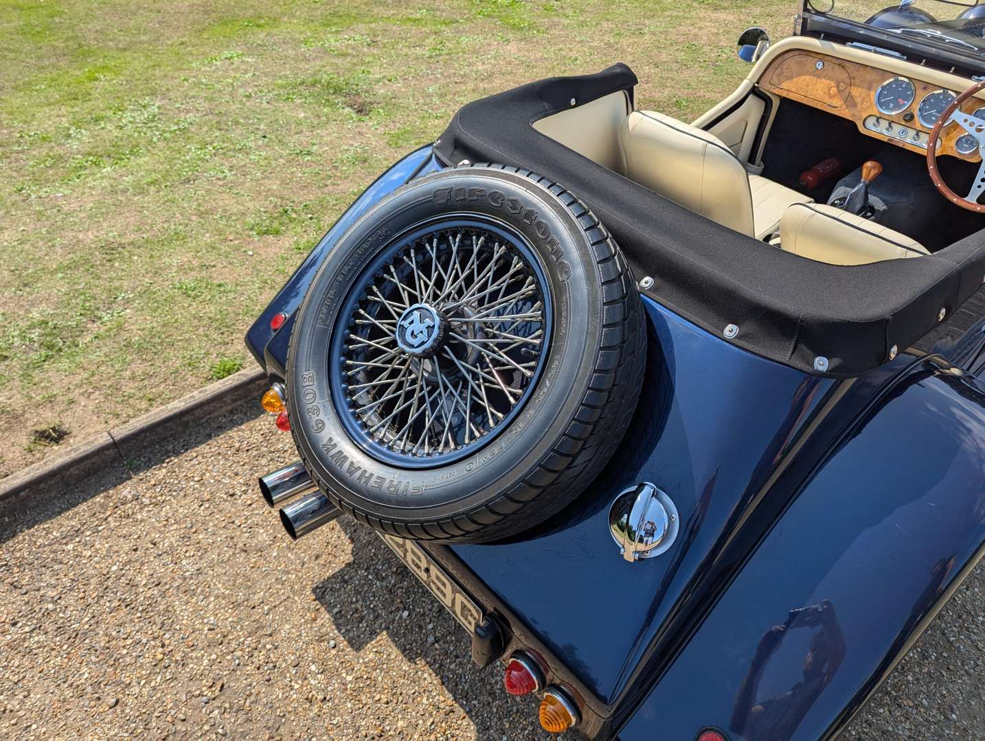 <p>1969 NG TF ROADSTER</p>