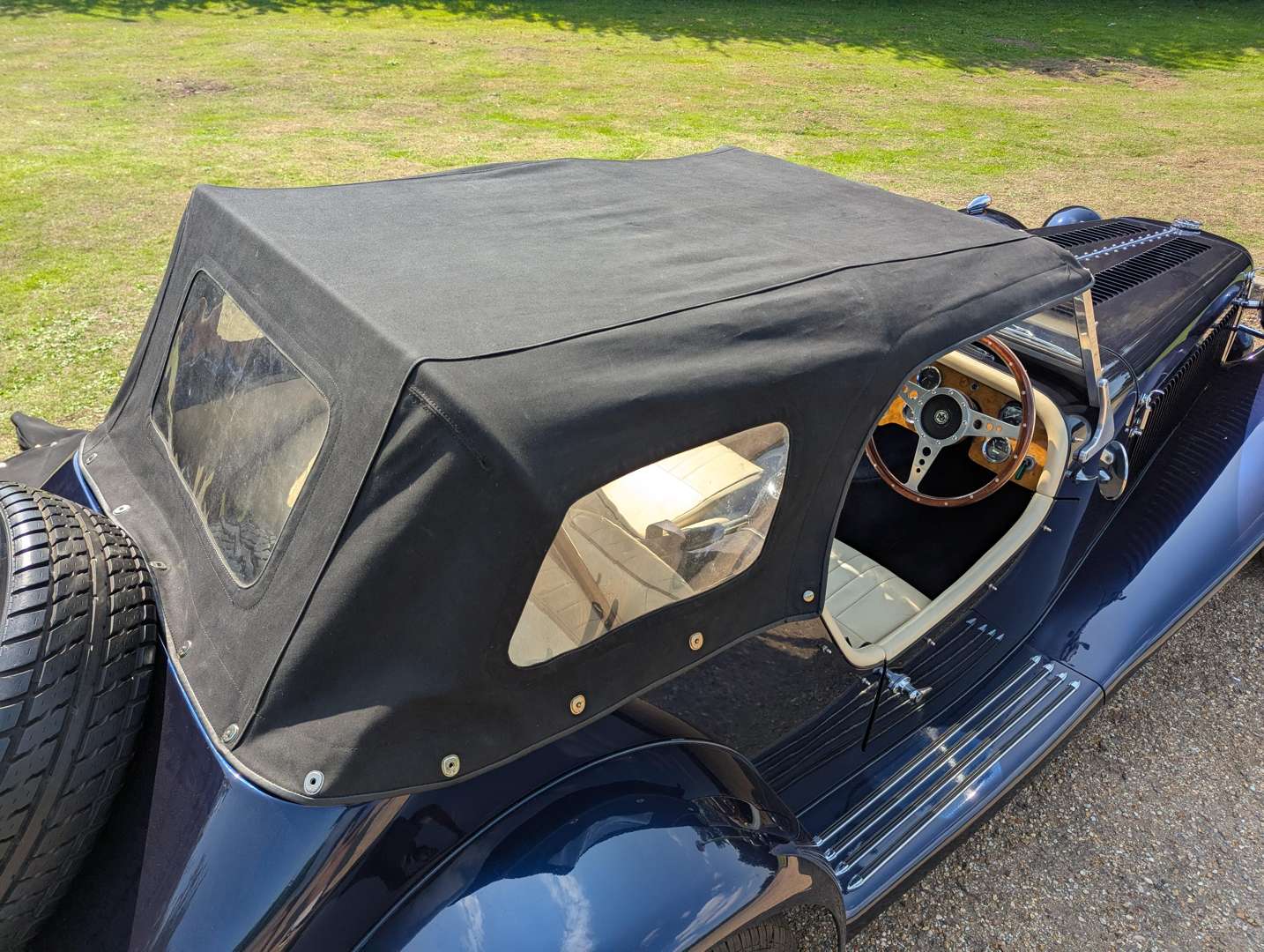 <p>1969 NG TF ROADSTER</p>